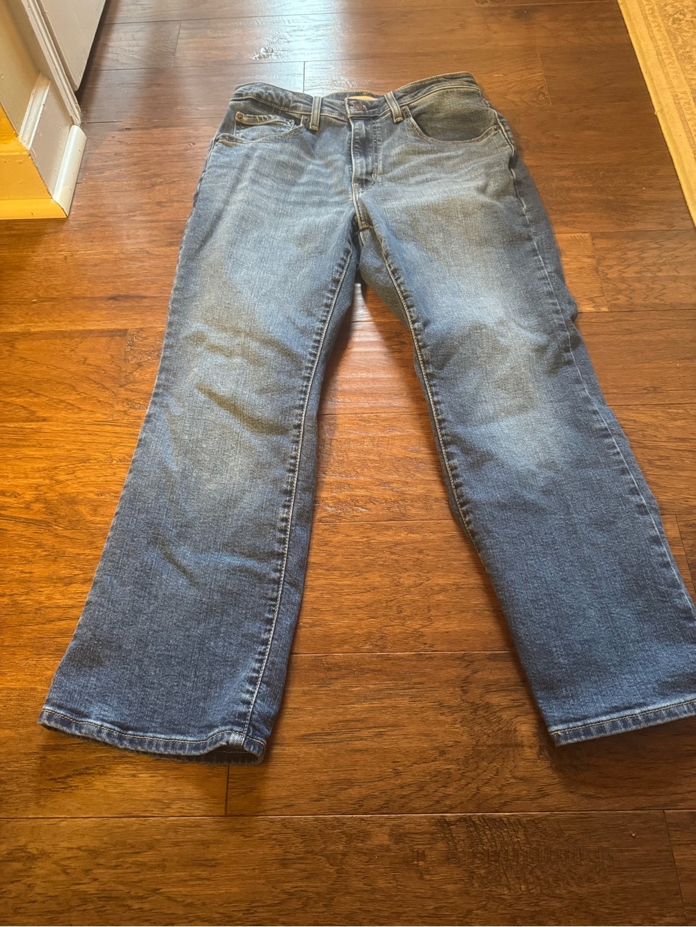 Levi’s Women’s 725 Kick Bootcut Jeans 30x25 classic blue denim